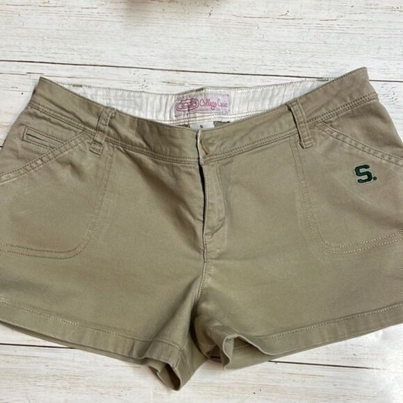College Classics Pants - College classics khaki color Michigan State Spartans shorts. Size 5.